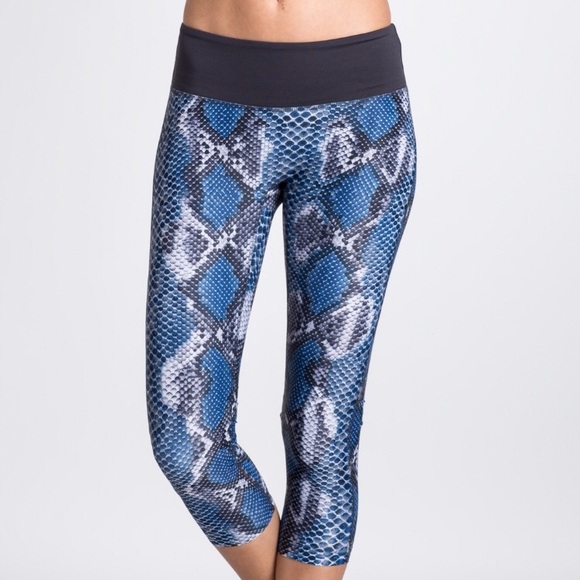 PRISMSPORT Pants - PRISMSPORT Blue Python Crop Leggings size small
